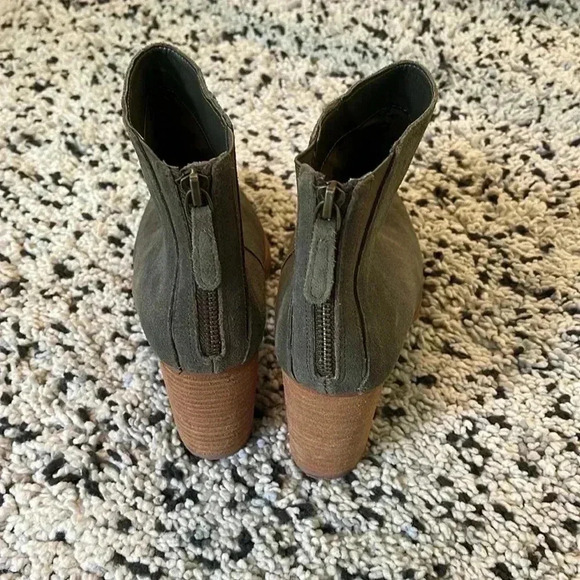 Urban Outfitters Suede Ankle Boots Size 9 - Picture 2 of 10